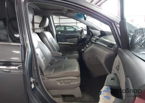 2011 Honda Odyssey Touring/Touring Elite z USA, uszkodzony, nr VIN 5FNRL5H94BB053237